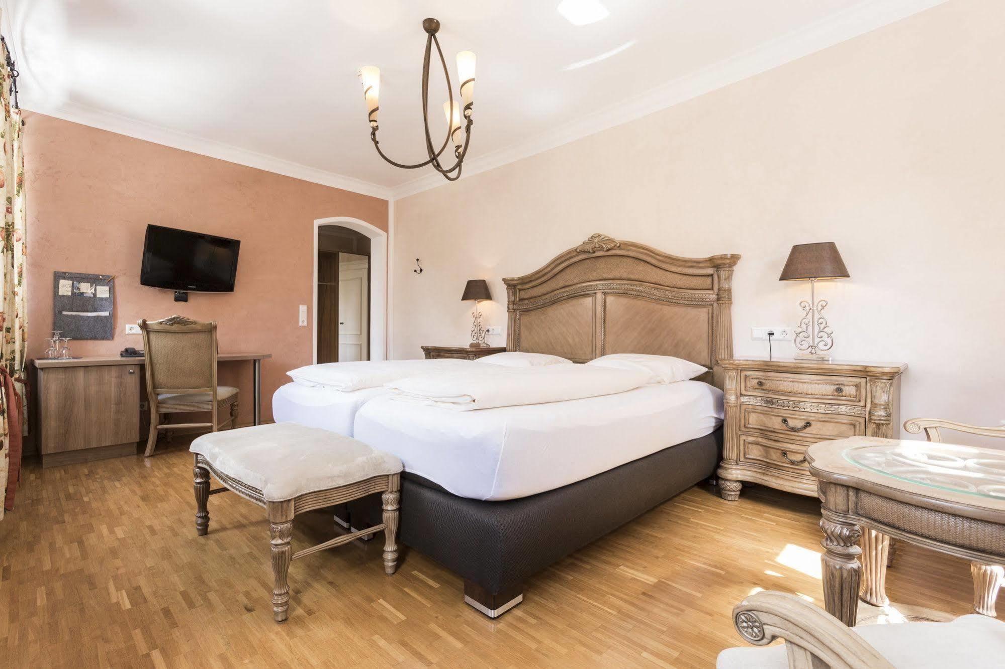 Meiser Altstadt Hotel Dinkelsbuhl Bagian luar foto