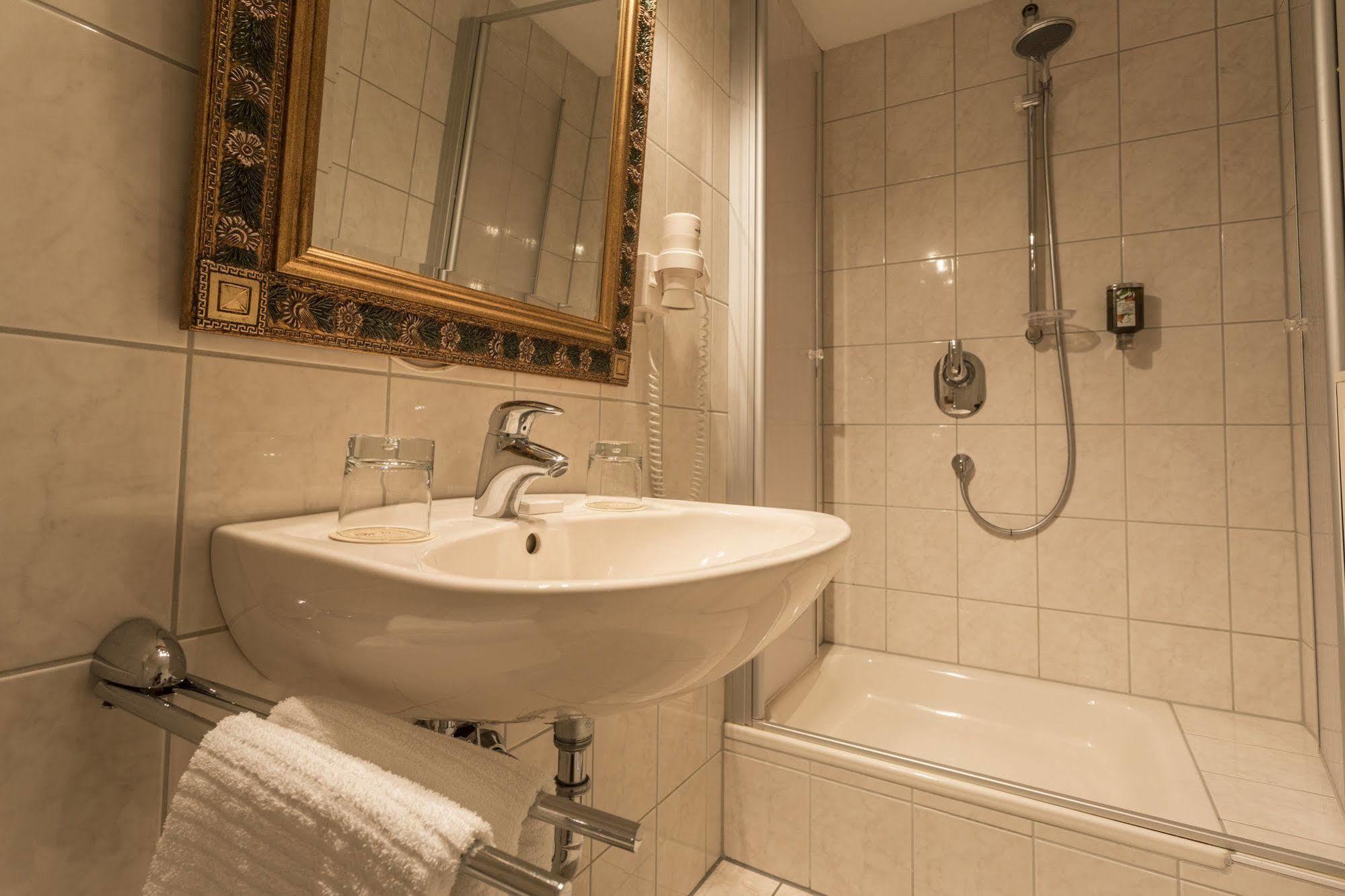 Meiser Altstadt Hotel Dinkelsbuhl Bagian luar foto
